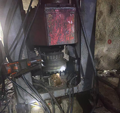 内蒙古矿业2米反井施工